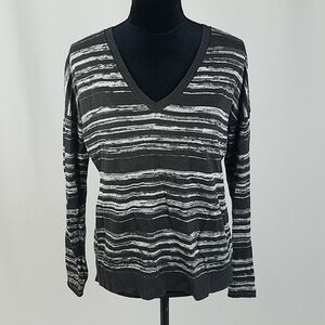Chaser‎ women M knit sweater lightweight v-neck